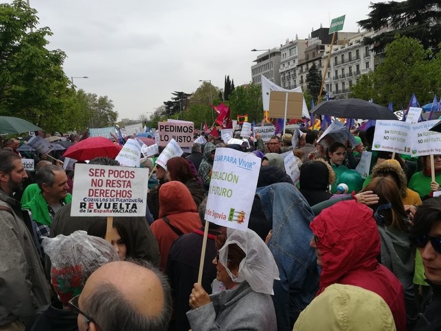 Imagen de un grupo de manifestantes segovianos