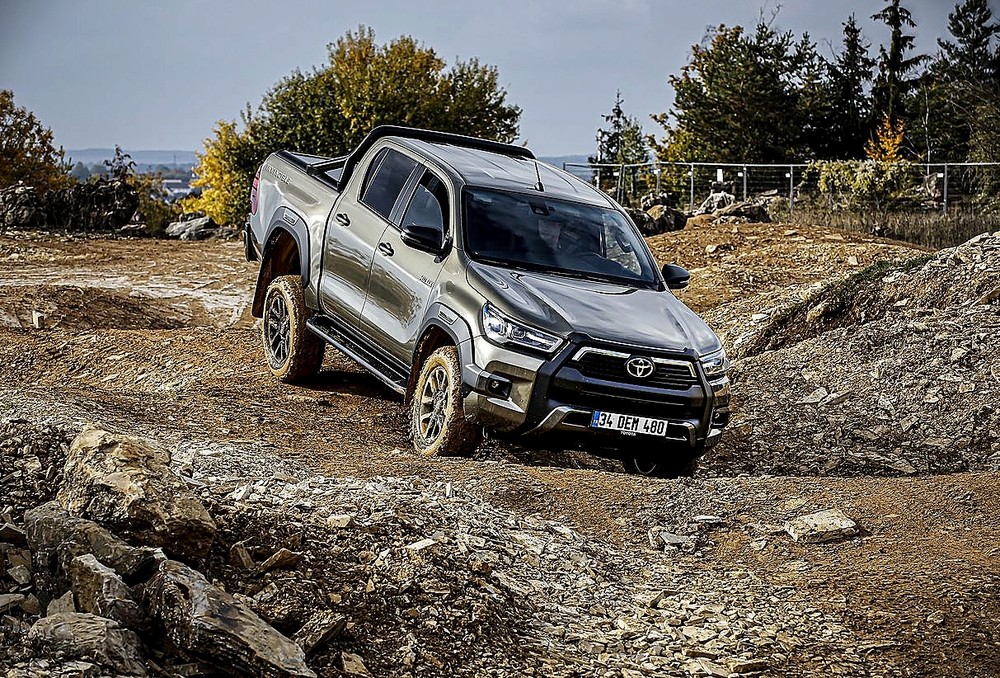 Toyota lanza un hilux más potente y robusto | Noticias El Día de Segovia