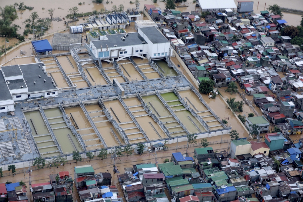 Typhoon Vamco makes landfall in the Philippines  / ACE MORANDANTE HANDOUT