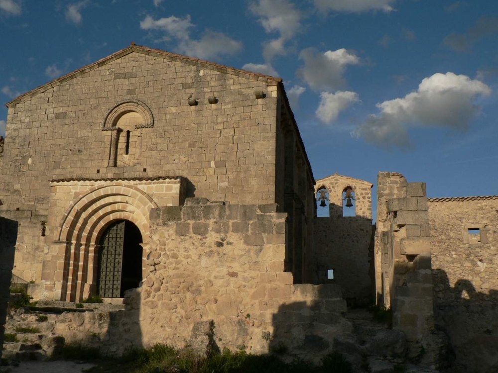 IGLESIA DE SAN FRUTOS DE CARRASCAL DEL RÍO