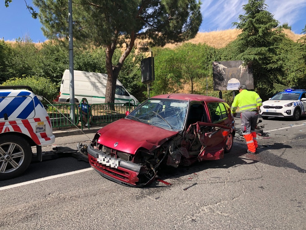 Un accidente obliga a cortar una hora la subida al Hospital