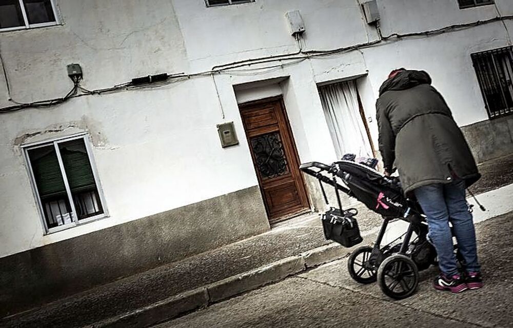 En Matalebreras están deseando tener niños en la localidad. 