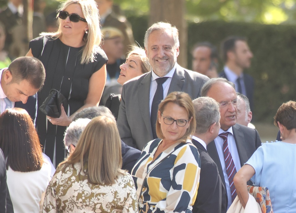 Mañueco y Pollán acuden al desfile militar del 12-O en Madrid