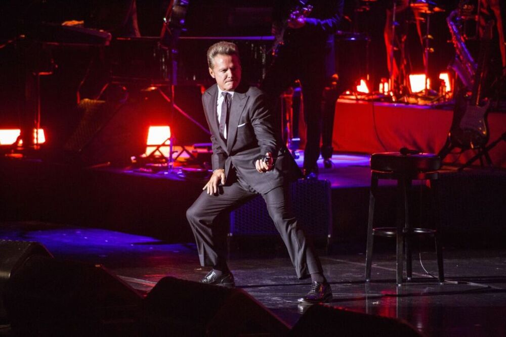 Luis Miguel announces second concert at the Bernabéu