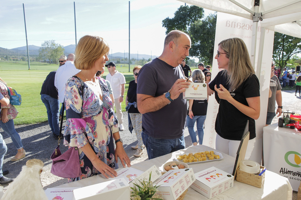 M s de 3.000 personas visitan la Feria de Alimentos de Segovia