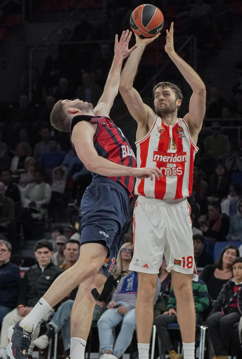 La racha de Baskonia esquiva a Giedraitis
