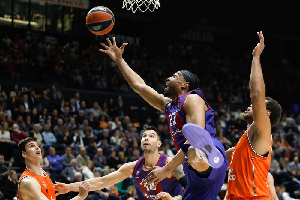 Ricky Rubio guía al Barça en La Fonteta