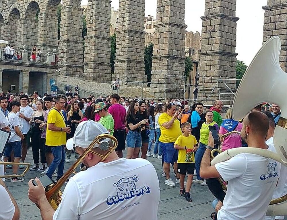 Concentración de peñas, el 25 de junio en el Azoguejo. 