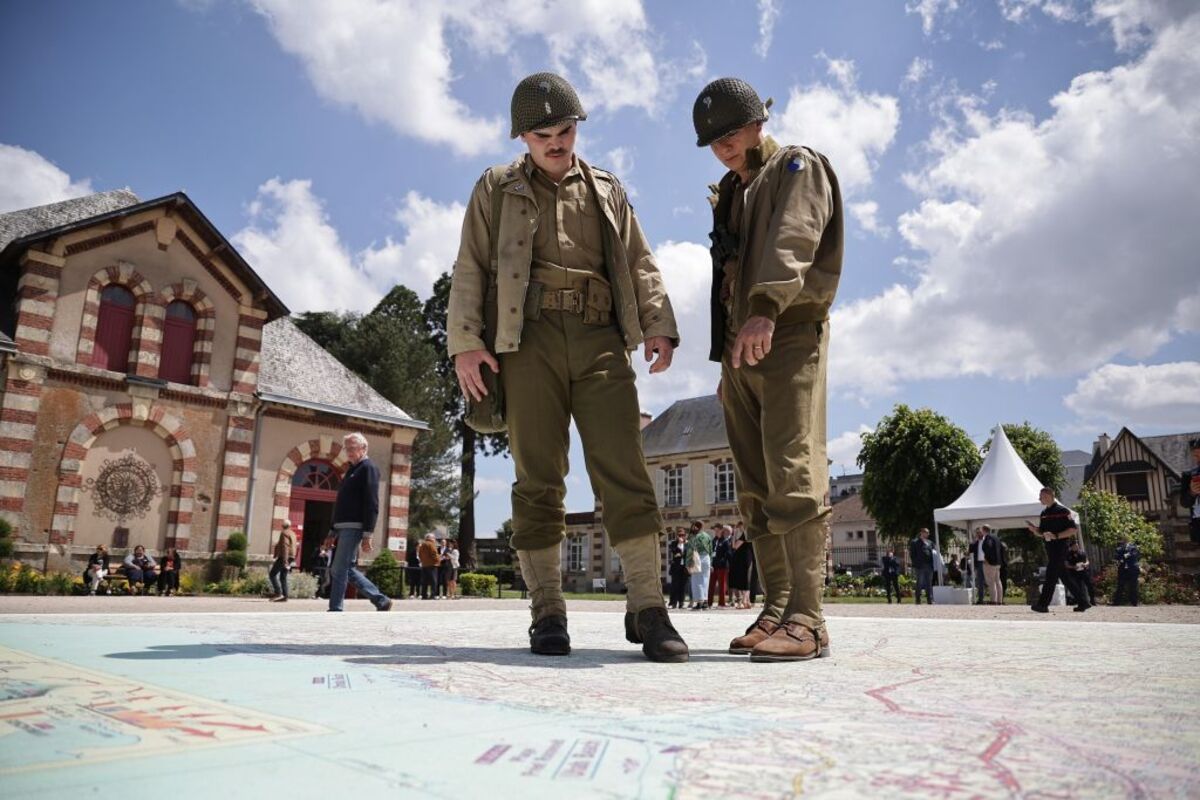 French President Macron pays tribute to civil victims of WWII in Normandy  / CHRISTOPHE PETIT TESSON / POOL