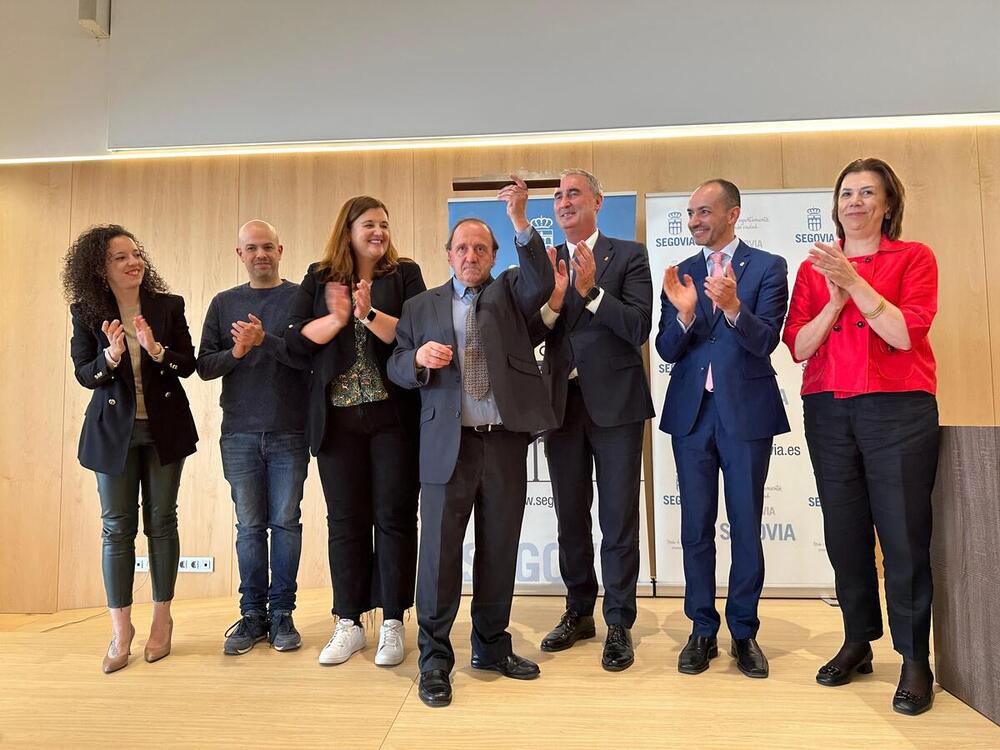 El acto fue un homenaje a los empleados que se han jubilado en el último año y a los que cumplen 25 años de servicio. 