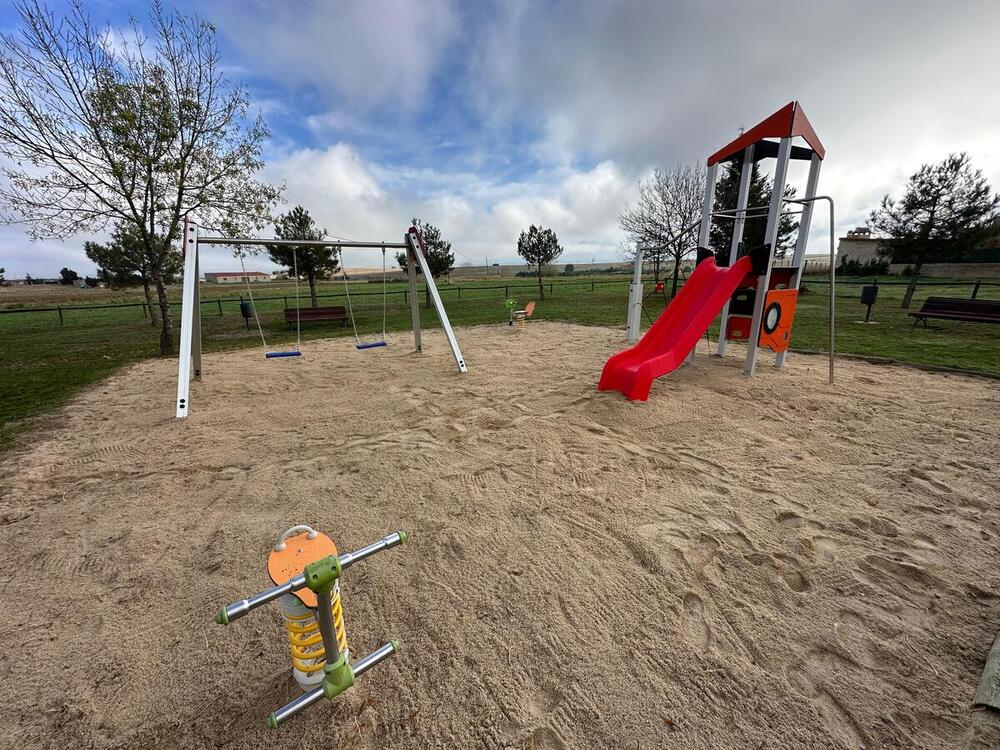 Parque infantil de Fuentemilanos. 