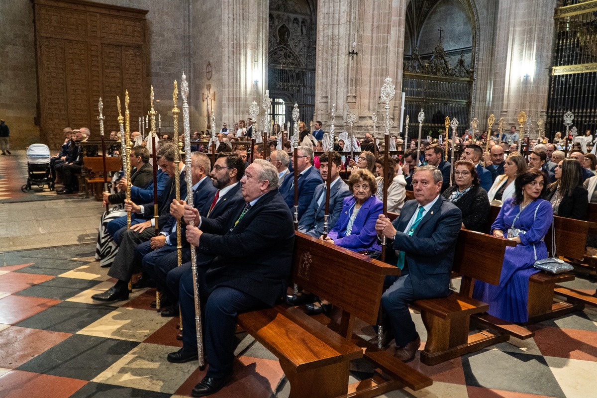 La bendición del simpecado, en imágenes.  / MANU RODRIGO