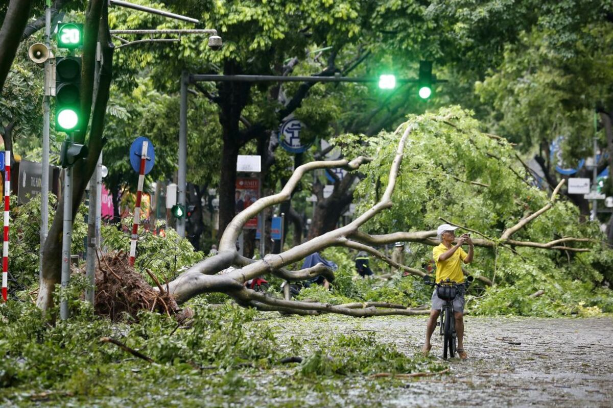 Four dead and dozens injured after typhoon Yagi makes landfall in Vietnam  / LUONG THAI LINH