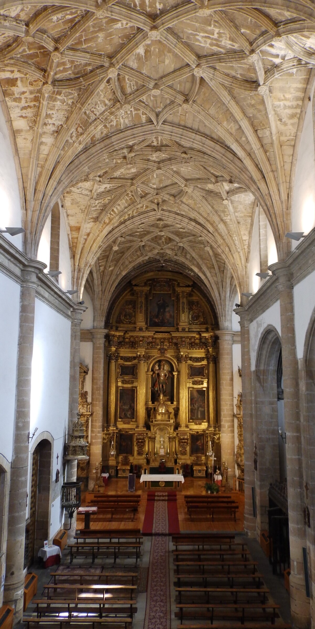 Distintos elementos de la Real Iglesia de San Miguel de Segovia  / DAVID SANTAMERA VELA