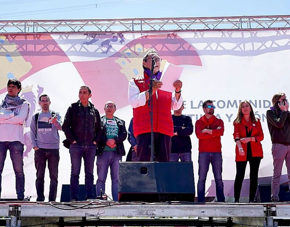 El alcalde de Villalar, Luis Alonso Laguna, fue el encargado de leer el Manifiesto 2024.