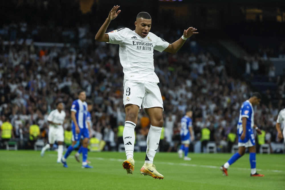 El Real Madrid vence con susto final antes del derbi