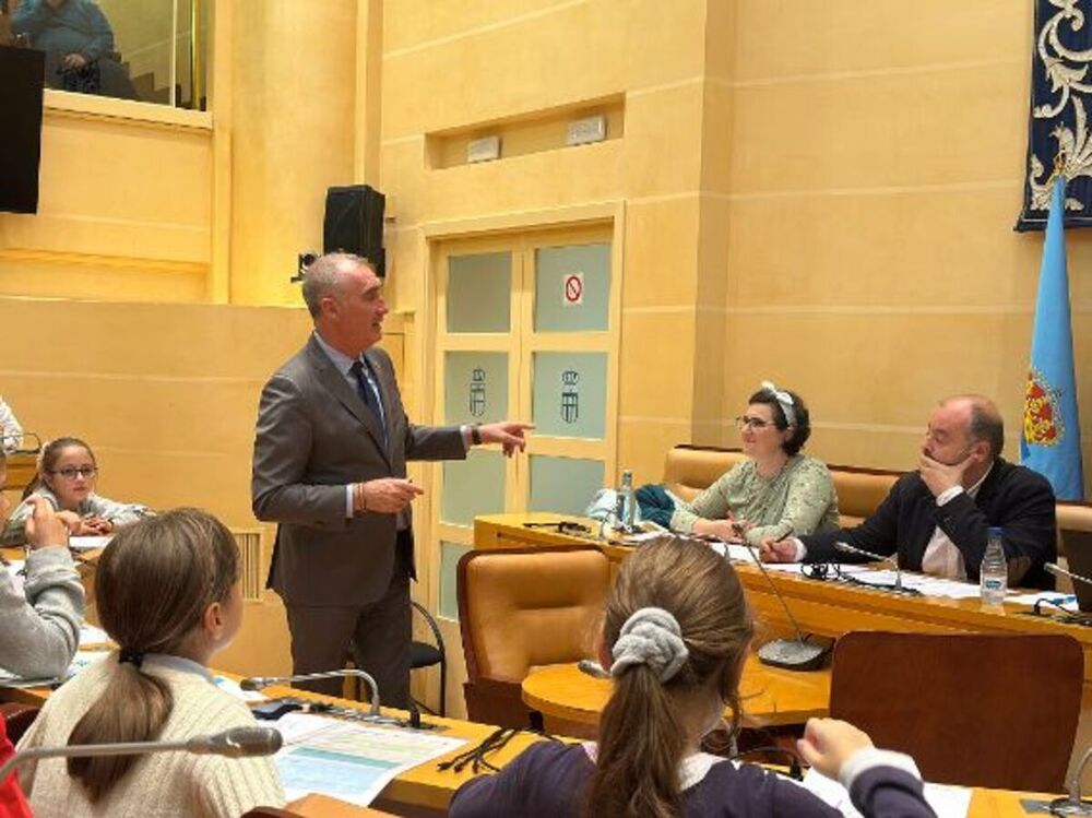 El salón de plenos albergó la iniciativa del Consejo Municipal de Infancia y Adolescencia