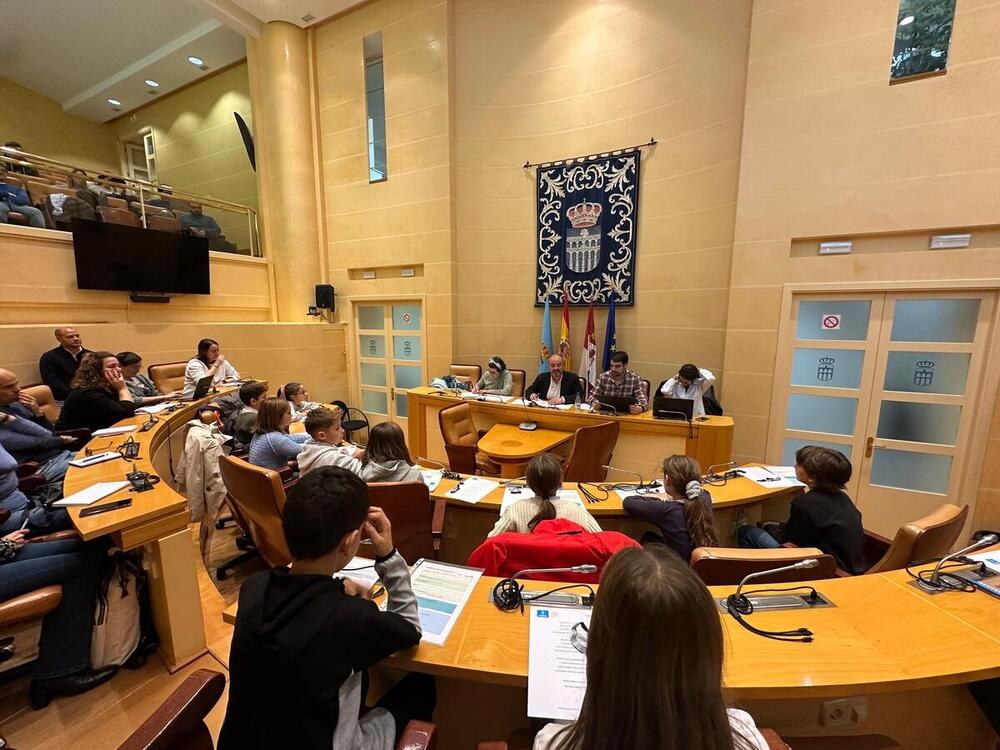 251 niños celebran la Semana Europea de la Democracia Local