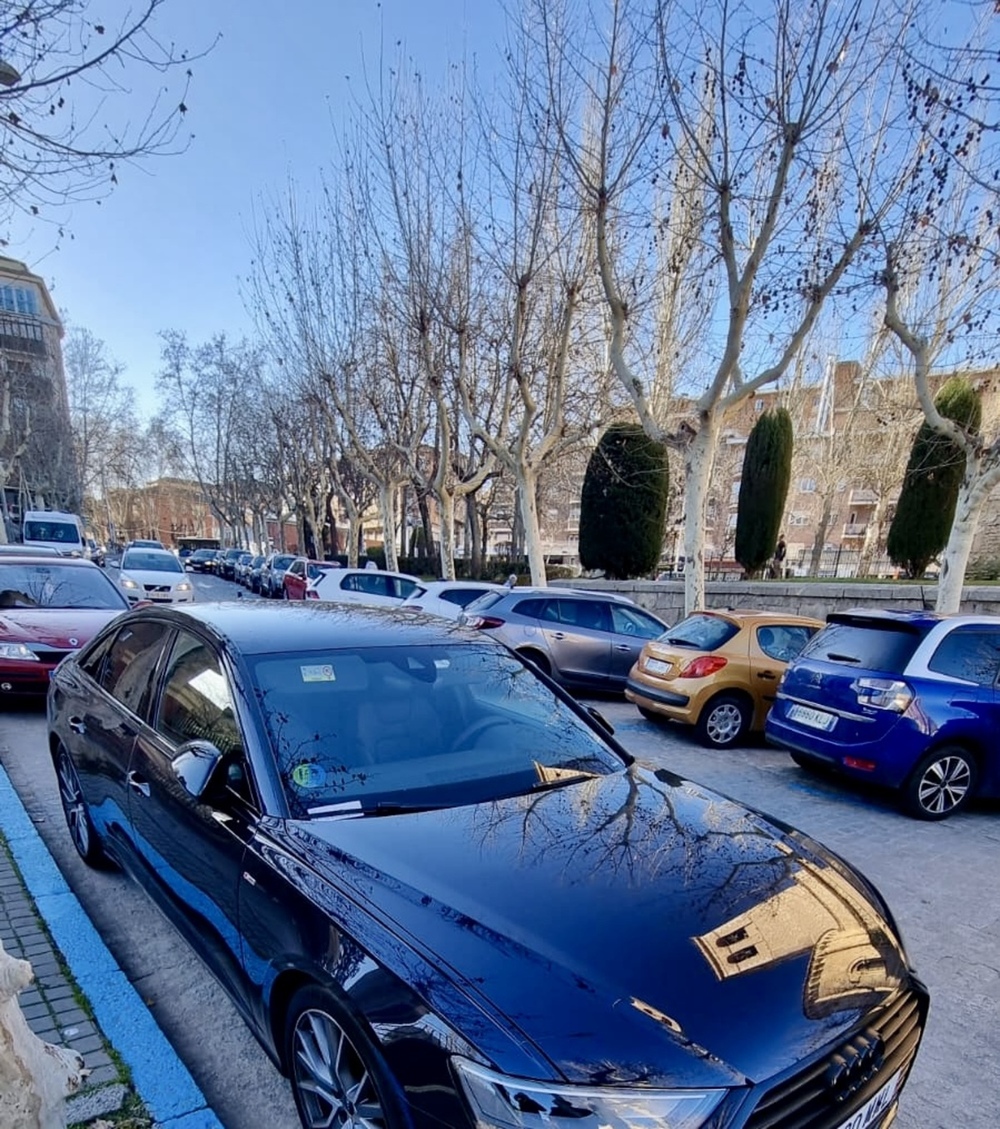 El alcalde estrena su nuevo coche oficial con una multa