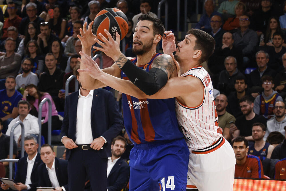 El Barça sabe sufrir ante Olympiacos
