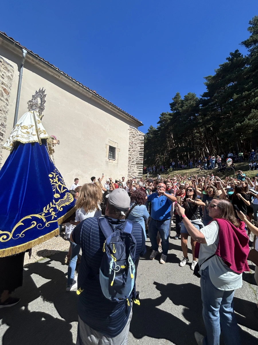 Galera de fotos de la Romera de la Virgen de <h3 class='enlacePalabraNoticia'>Hontanares</h3>