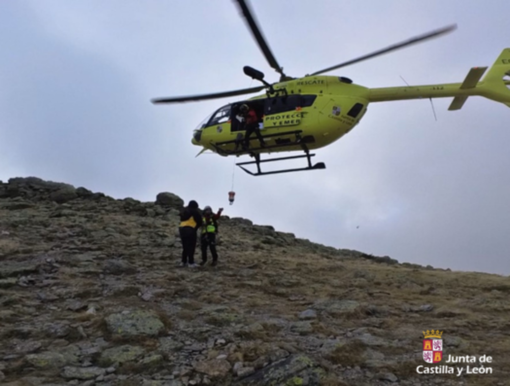 Rescatan en helicóptero a un joven en la Sierra de Guadarrama