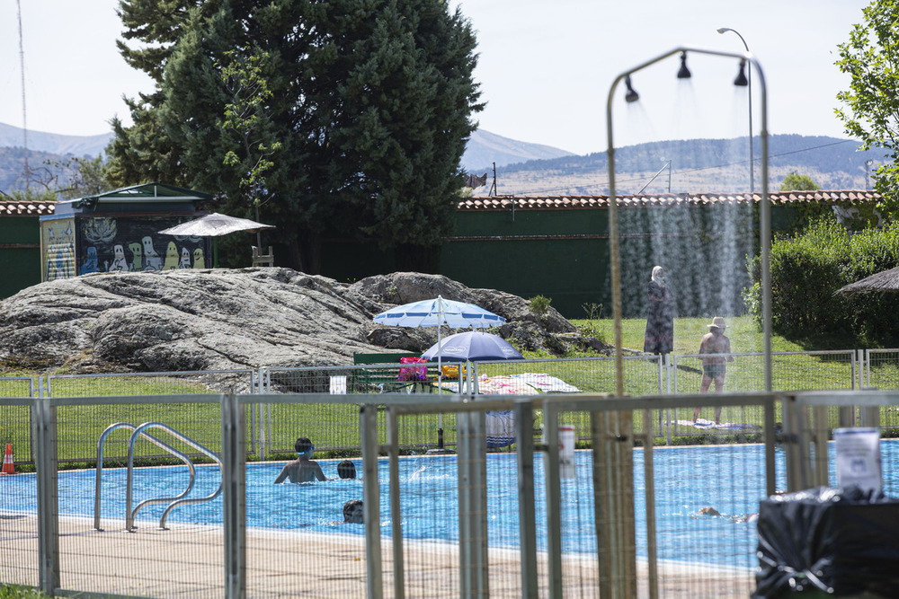 Entre la partida presupuestaria de 500.000 euros para instalaciones deportivas, urge la reforma de la piscina al aire libre.  