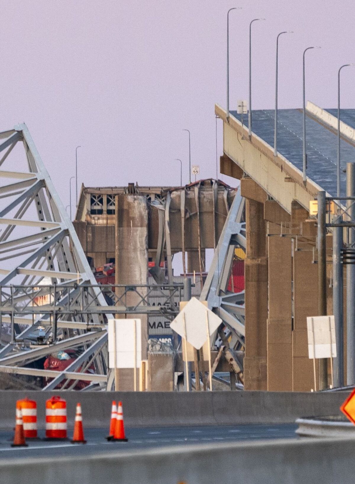 Baltimore bridge collapses after being hit by cargo ship  / SHAWN THEW