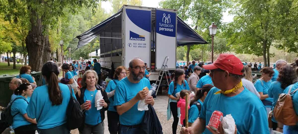 Varios momentos de la marcha.  / M.G./ G. AYUSO