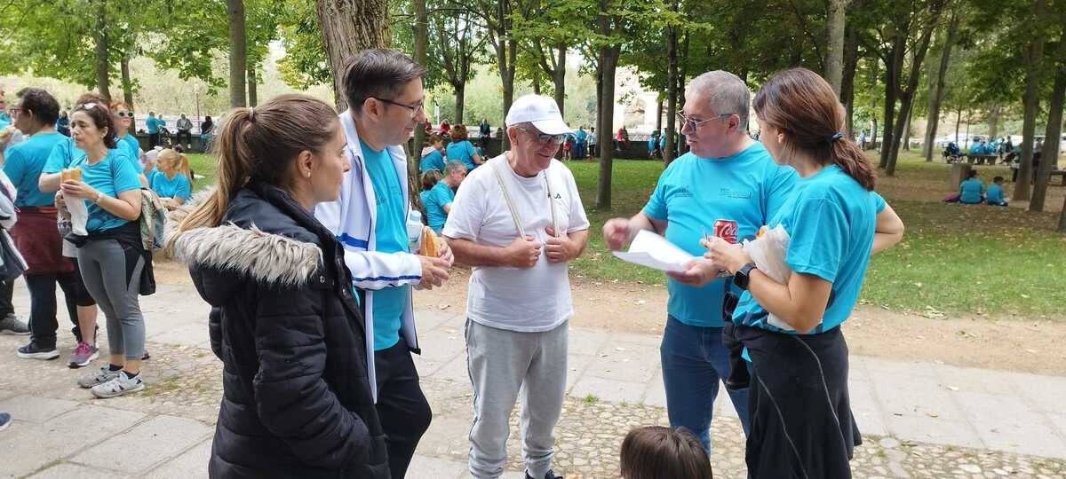 Varios momentos de la marcha.  / M.G./ G. AYUSO