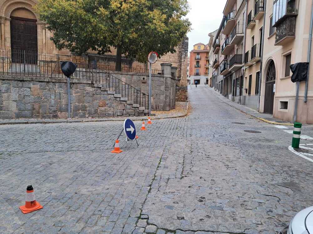 Sin agua en dos calles de San Millán por un reventón