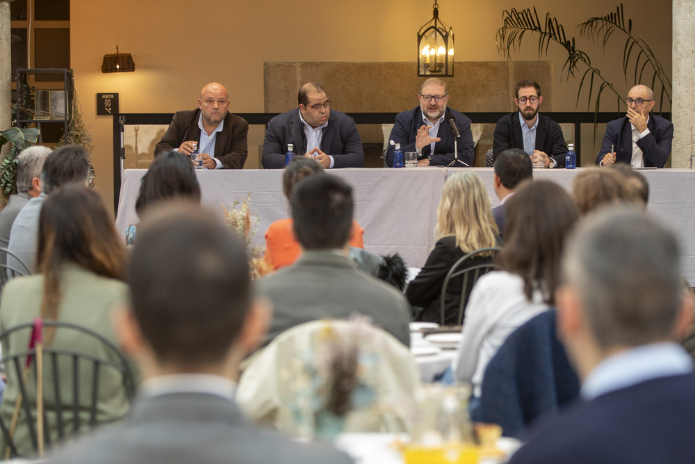 Promecal e Iberaval organizan un desayuno informativo sobre ‘Financiación y crecimiento empresarial en Ávila: oportunidades locales’.