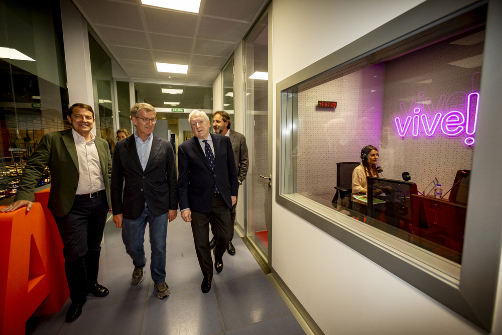 Feijóo visita el Edificio Promecal de Valladolid