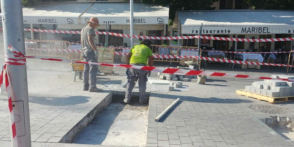 Avanzan las reparaciones de hundimientos y baches en la avenida de Padre Claret. 