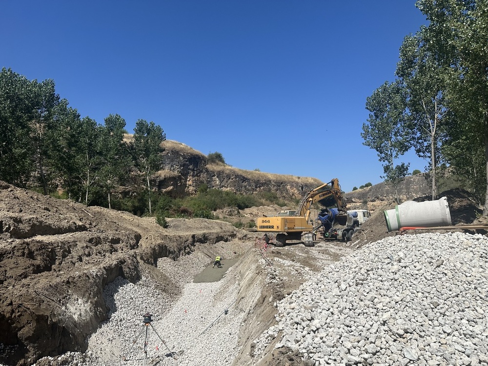 La sociedad estatal Acuaes ejecuta desde abril las obras del nuevo colector de Tejadilla. 