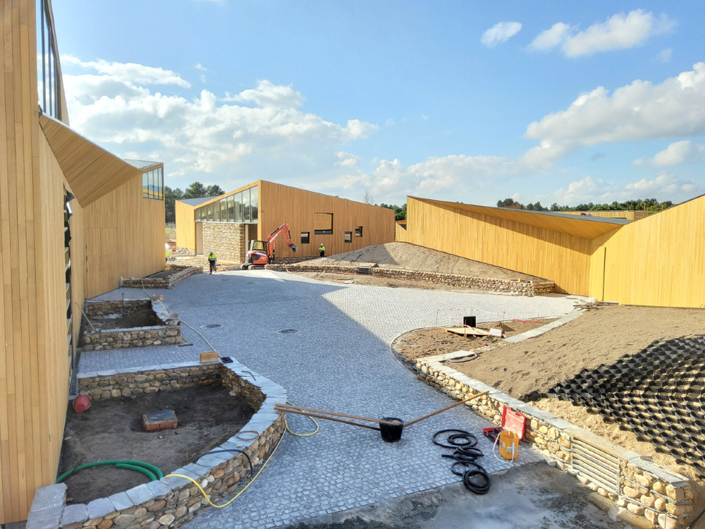 La nueva bodega de Ossian en Nieva prevé su apertura en abril