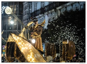 Un espectáculo de zancudos acompañará a la Cabalgata de Reyes