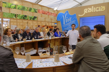 Fotos de la inauguración del mercado gourmet de la Plaza Mayor