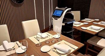 El restaurante de Cuéllar que tiene un camarero robot