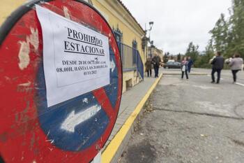 Supresión del aparcamiento en la calle de acceso al cementerio