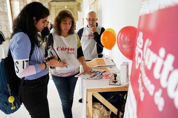 IE University promueve el voluntariado de alumnos en Segovia