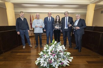 Santiago Alba recoge el premio de poesía Jaime Gil de Biedma