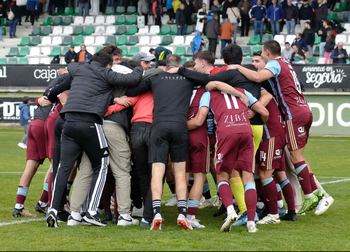 La Segoviana lleva al delirio a La Albuera (3-2)