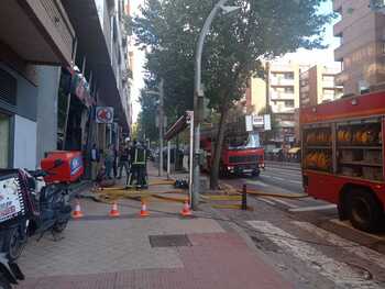 Se incendia la cocina del Foster's de Ezequiel González