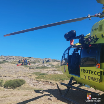 Rescatan en helicóptero a una montañera en Peñalara