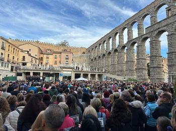 Segovia se vuelca con la marcha por las víctimas de la DANA