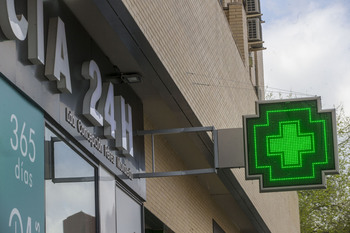 CyL se tiñe de verde hoy como homenaje a los farmacéuticos