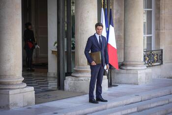 Macron acepta la dimisión de Attal