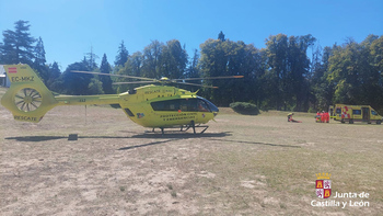 Rescatan en helicóptero a un senderista en el Camino Schmidt