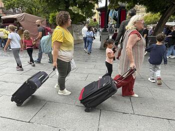 IU pide que se corten suministros a pisos turísticos ilegales